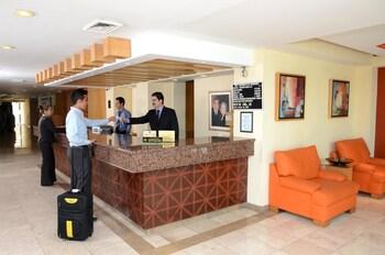 Hotel Plaza Calzada 蒙特雷 外观 照片