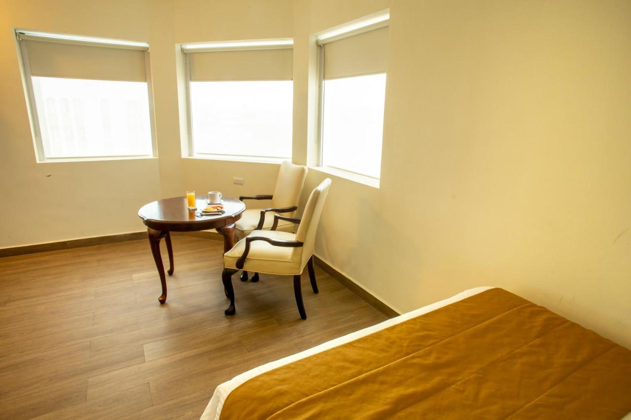 Hotel Plaza Calzada 蒙特雷 外观 照片
