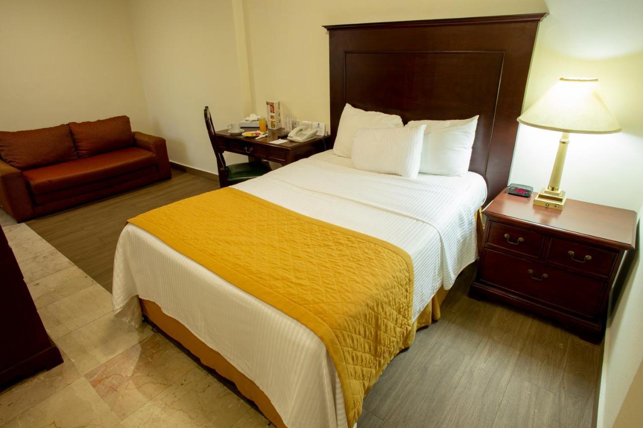 Hotel Plaza Calzada 蒙特雷 外观 照片